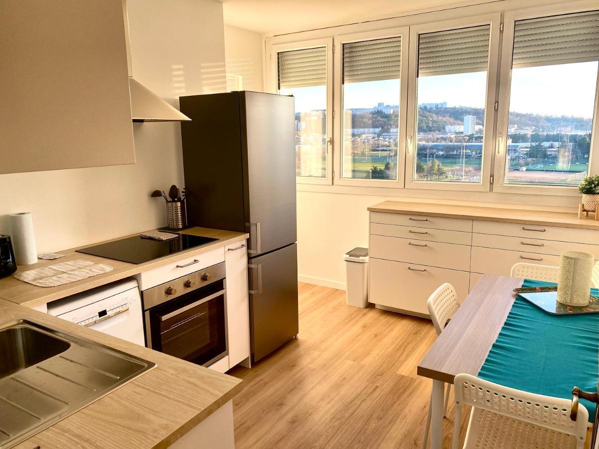 Bergson Top - Appart 80M2, 2 Grandes Chambres, Entierement Renovee Et Equipee, Lumineux, Wifi, Balcon, Calme, Vue Imprenable Saint-Etienne  Luaran gambar