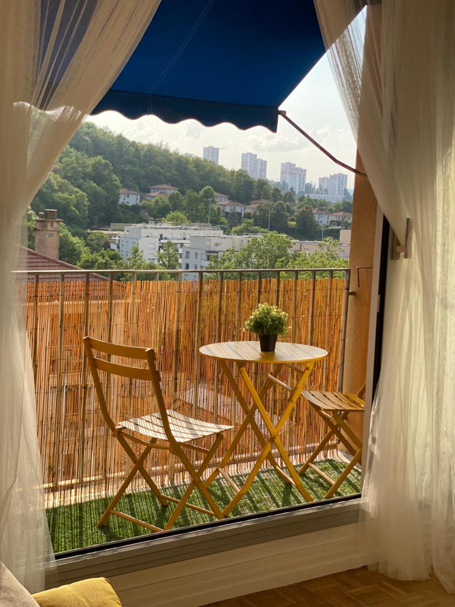 Bergson Top - Appart 80M2, 2 Grandes Chambres, Entierement Renovee Et Equipee, Lumineux, Wifi, Balcon, Calme, Vue Imprenable Saint-Etienne  Luaran gambar